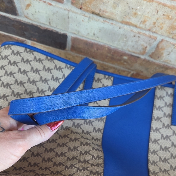 Michael Kors Signature Tote in Blue and Tan - Picture 6 of 16